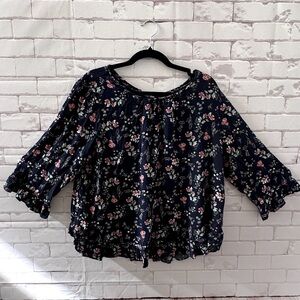 Gap Floral Navy Ruffle Women's Top Size XL
3/4 Sleeve Lightweight Dress | Casual